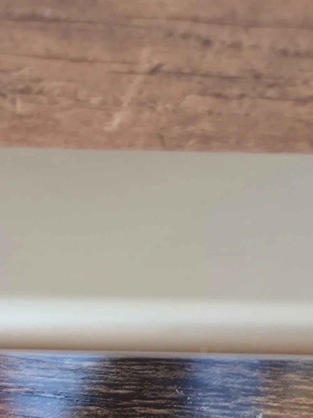 Apple iPhone White Front Gold Frame